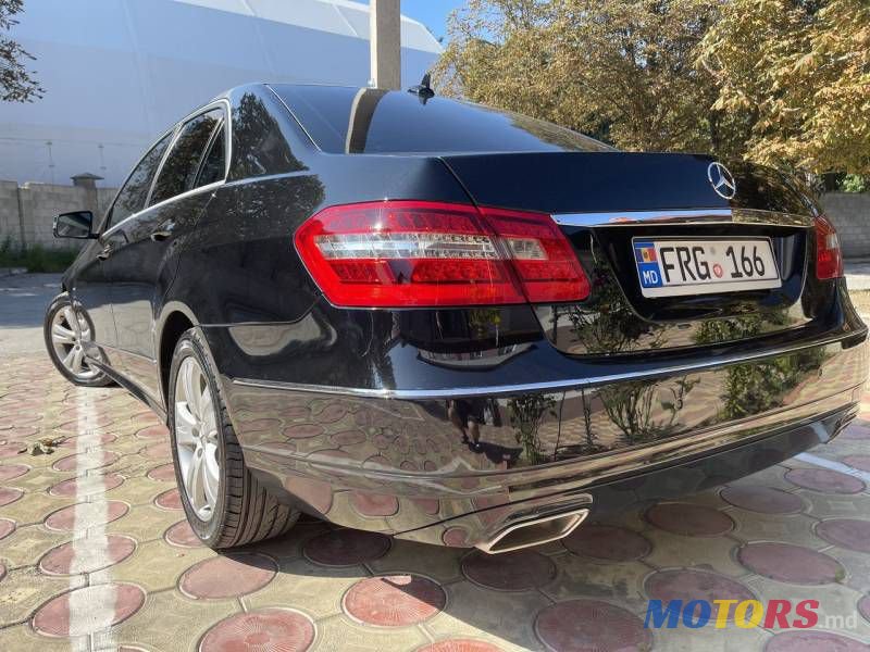 2011' Mercedes-Benz E photo #2