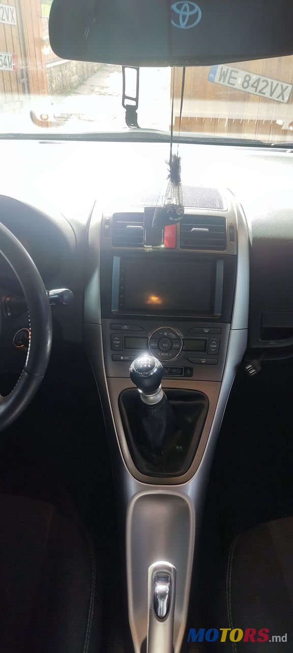 2009' Toyota Auris photo #5