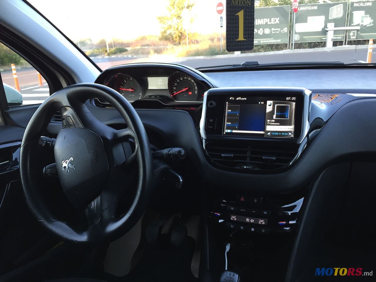 2013' Peugeot 208 photo #4