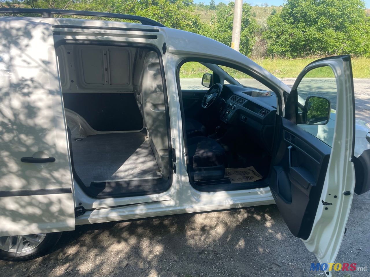 2016' Volkswagen Caddy photo #5