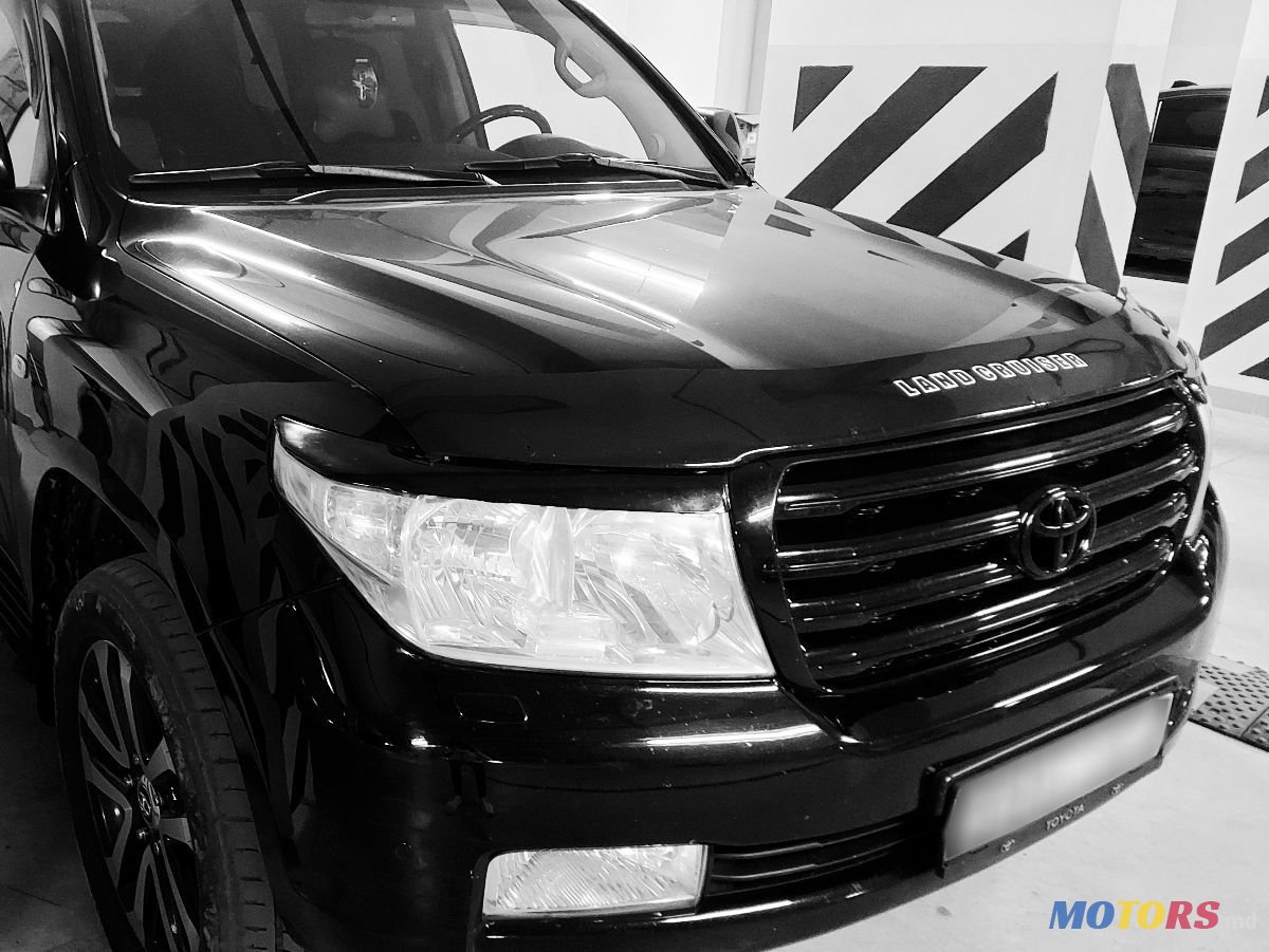 2010' Toyota Land Cruiser photo #1