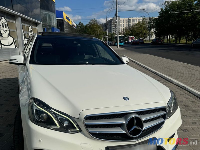 2013' Mercedes-Benz E-Class photo #2