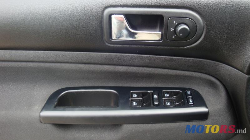 2006' Volkswagen Golf photo #3