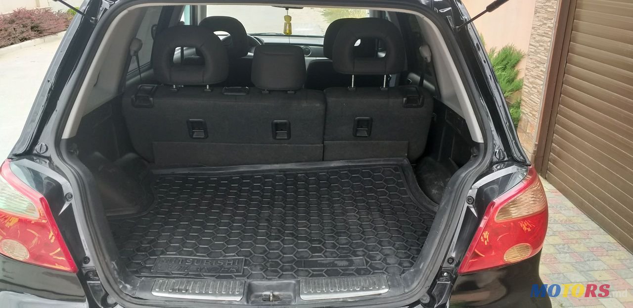 2008' Mitsubishi Outlander photo #4