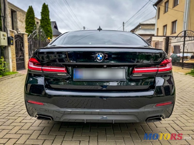 2021' BMW 5 Series photo #2