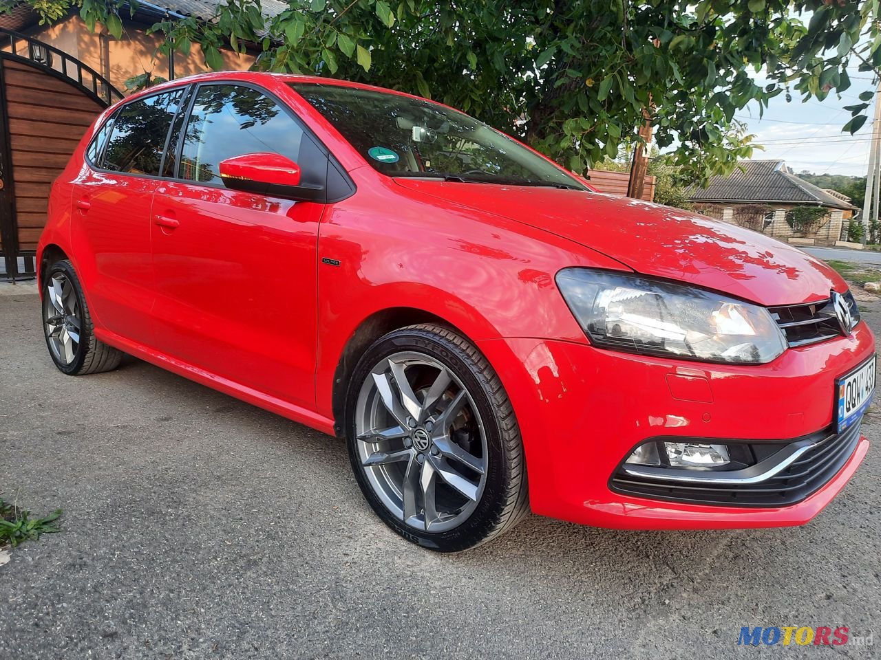 2015' Volkswagen Polo photo #1