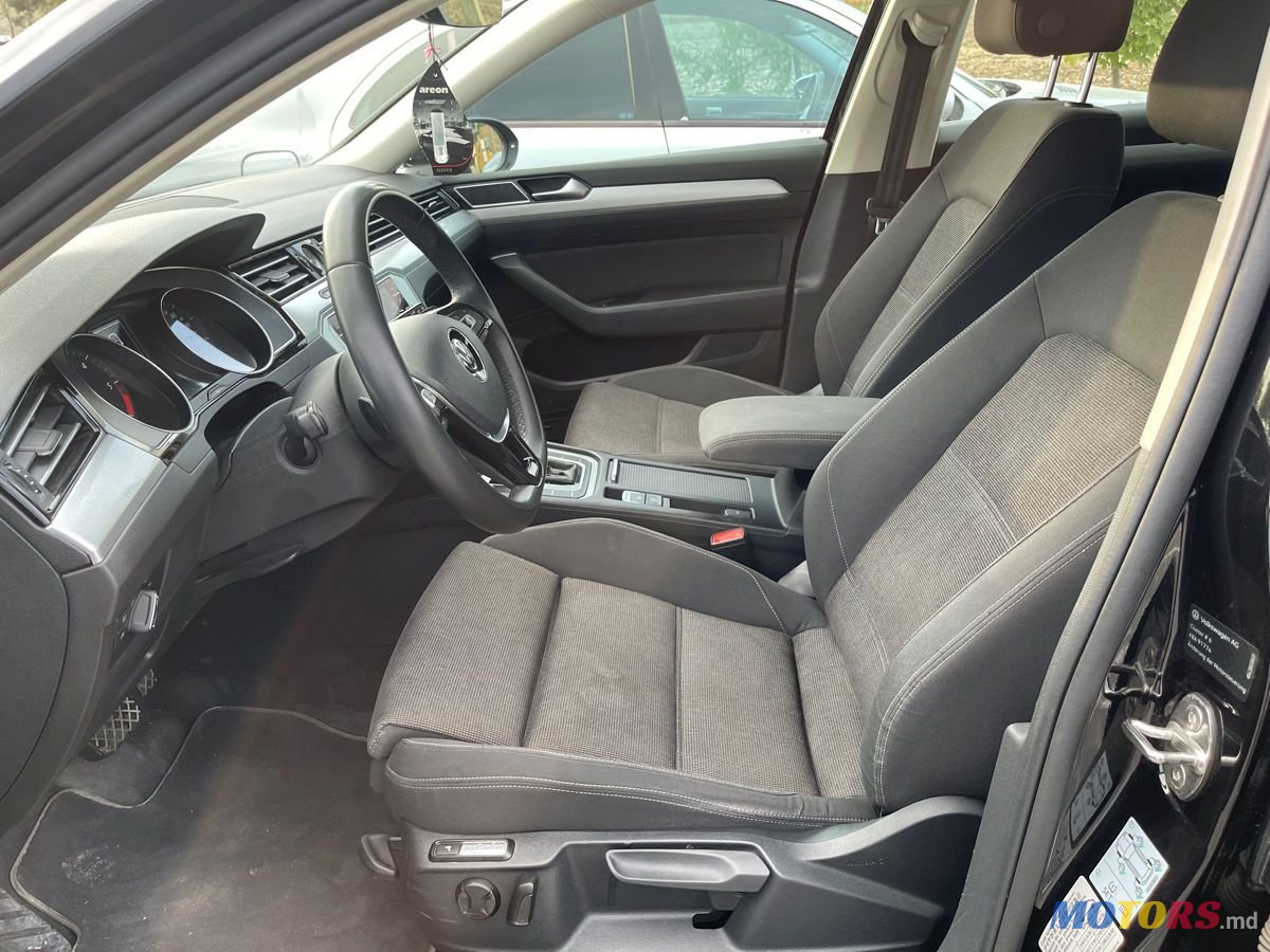 2017' Volkswagen Passat photo #5