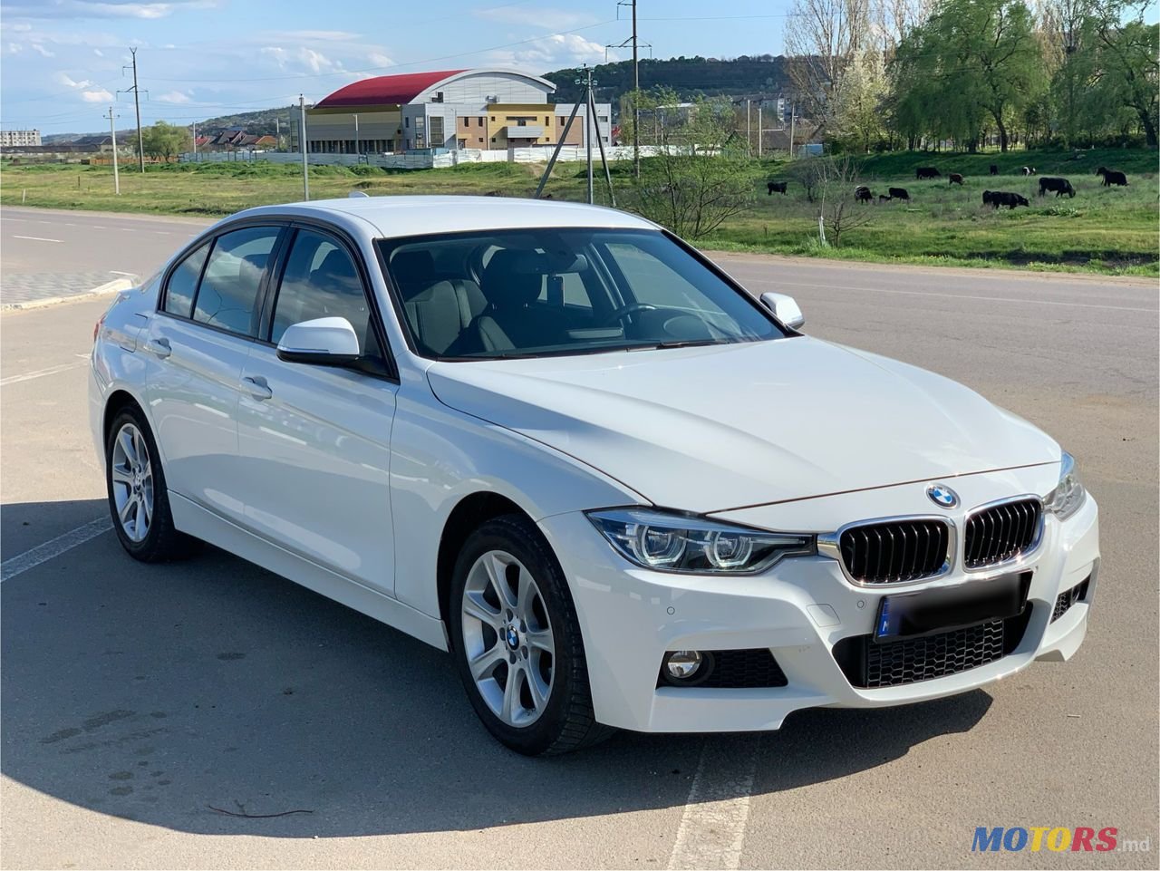 2016' BMW 3 Series photo #1