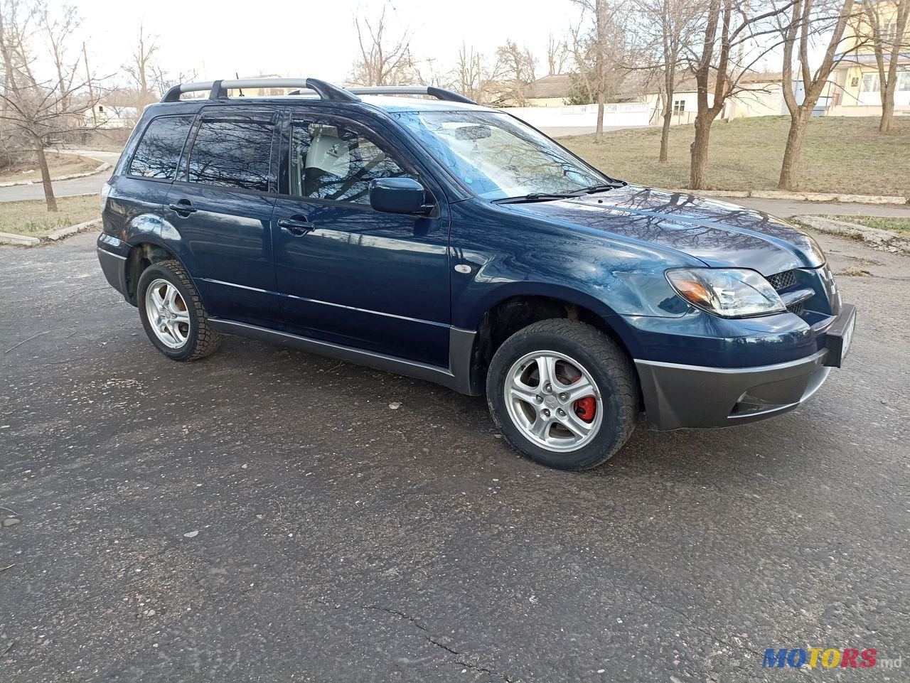 2004' Mitsubishi Outlander photo #2