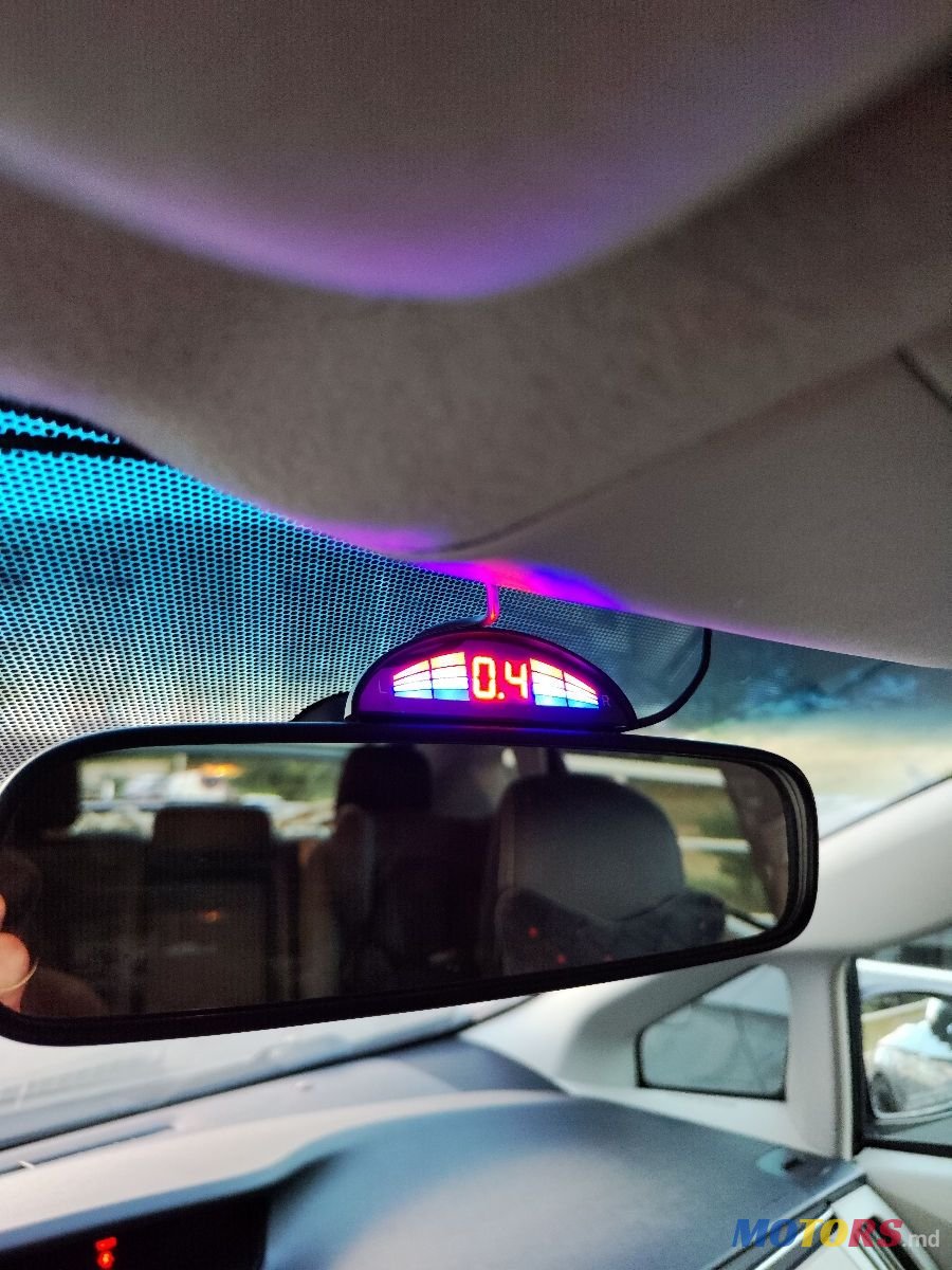 2011' Toyota Prius photo #5