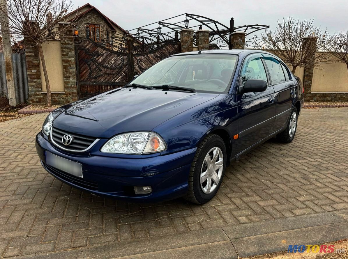 2001' Toyota Avensis photo #1