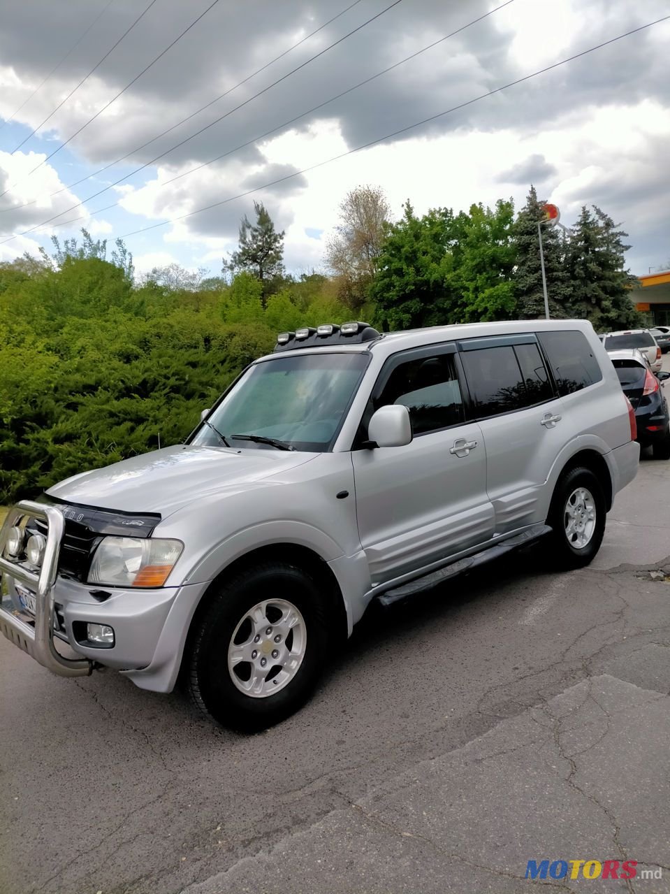 2001' Mitsubishi Pajero photo #4