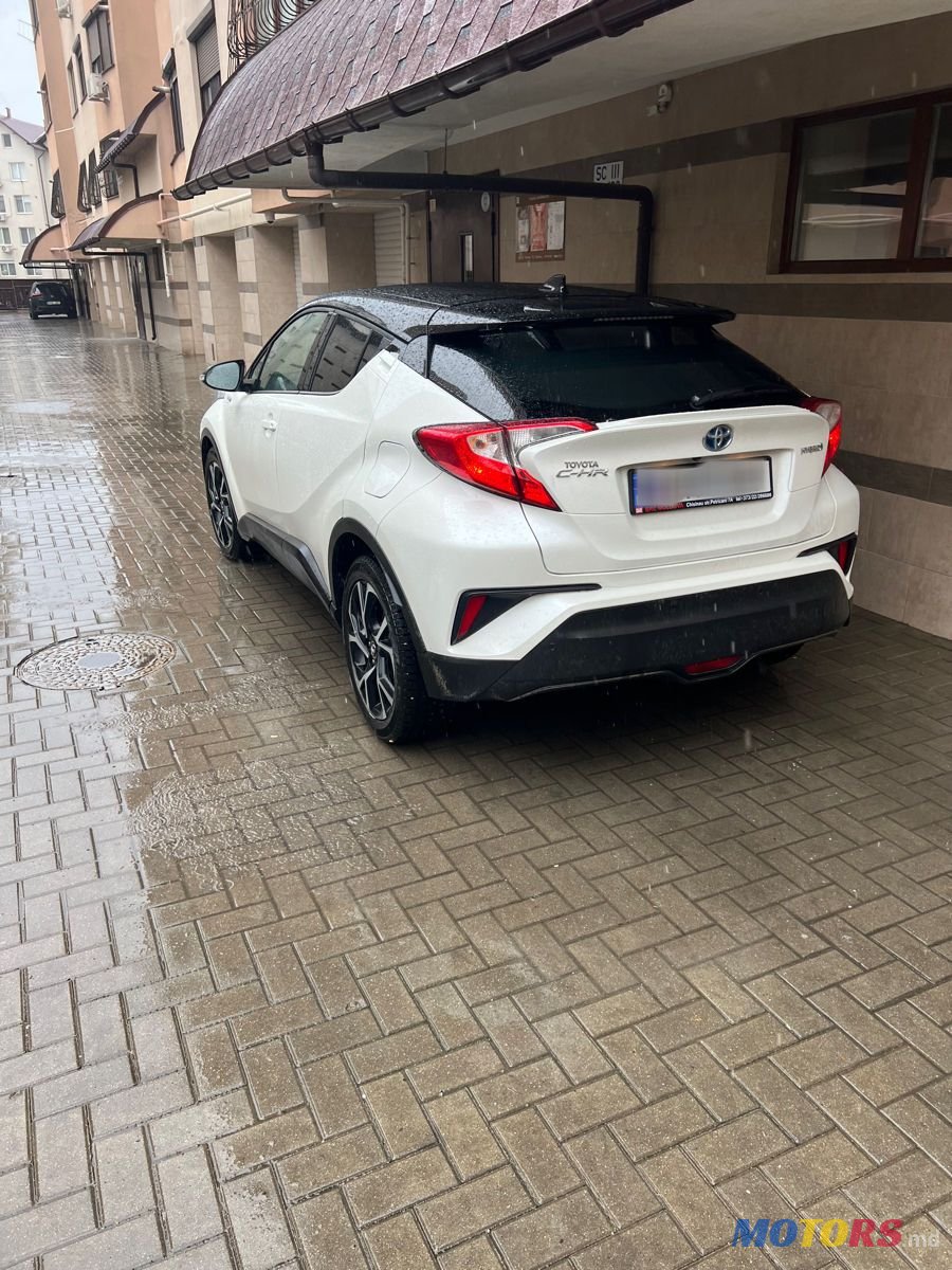 2019' Toyota C-HR photo #3