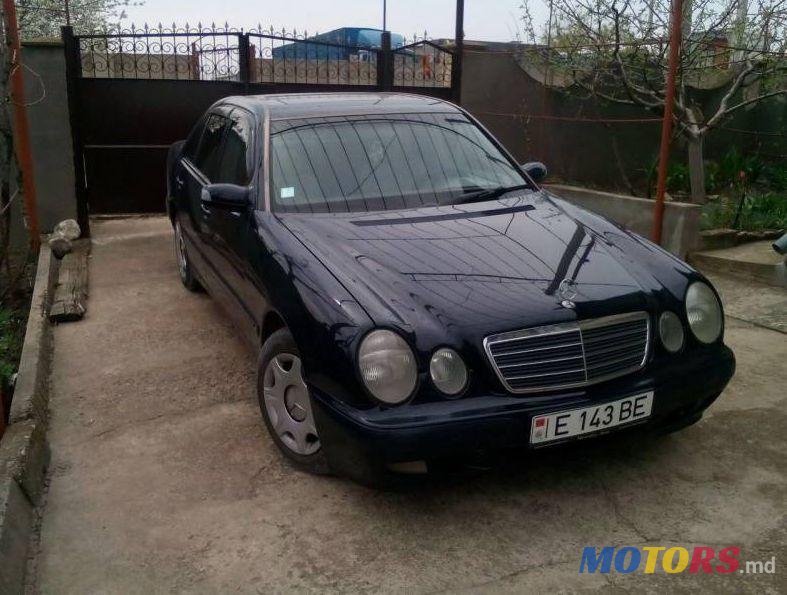 2001' Mercedes-Benz E photo #1