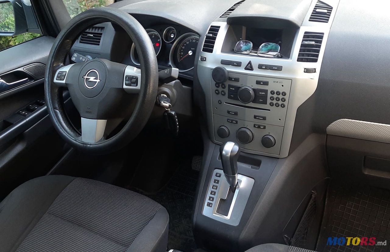 2009' Opel Zafira photo #5