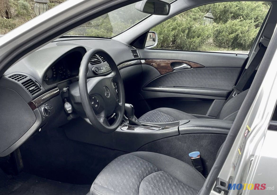 2005' Mercedes-Benz E Класс photo #6