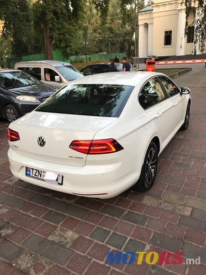 2017' Volkswagen Passat photo #5