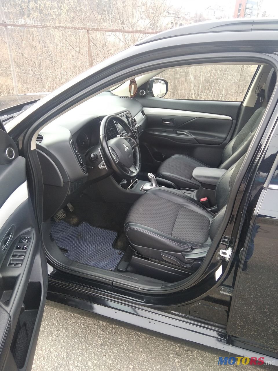 2014' Mitsubishi Outlander photo #4