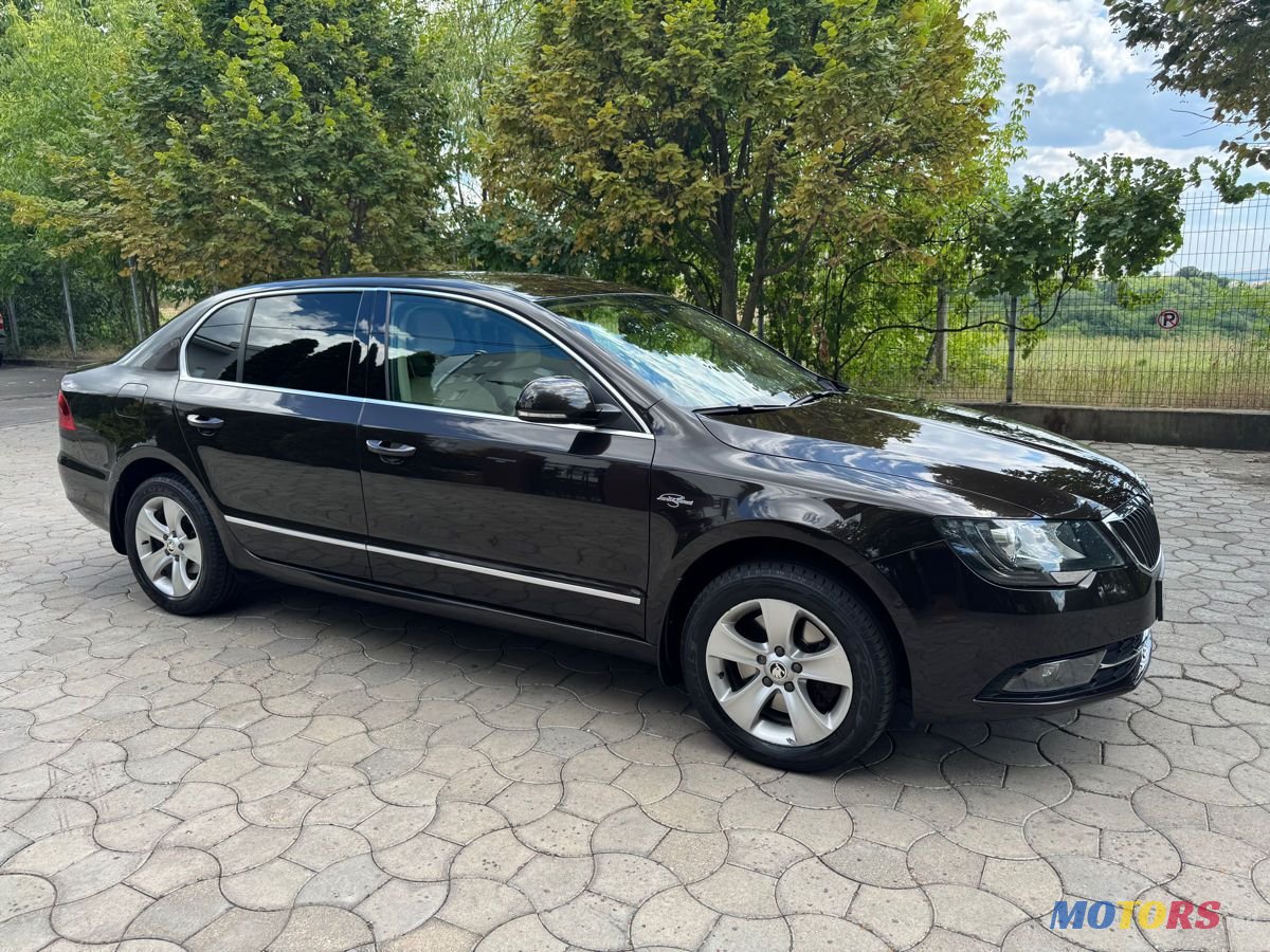 2015' Skoda Superb photo #2