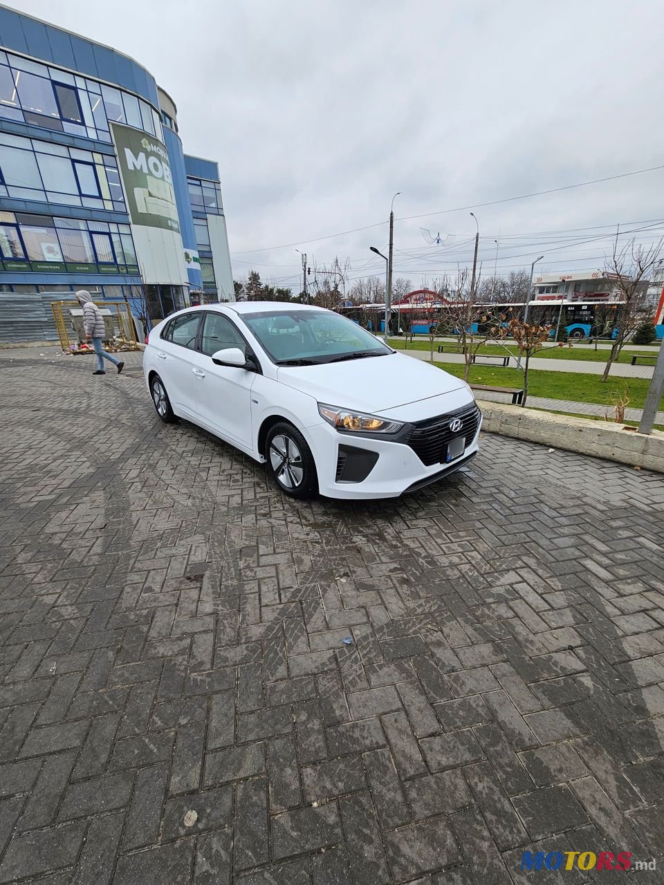 2018' Hyundai Ioniq photo #3