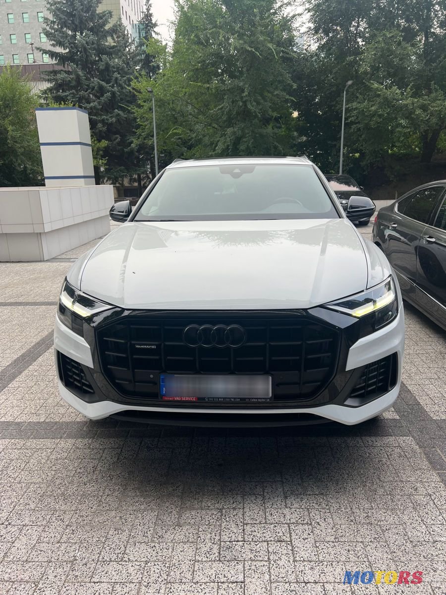 2019' Audi Q8 photo #5
