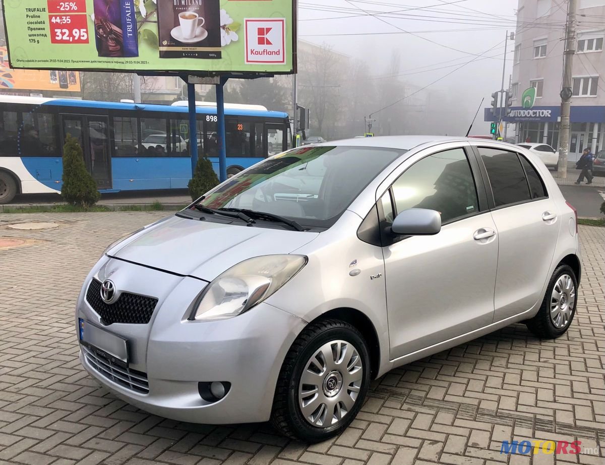 2008' Toyota Yaris photo #2