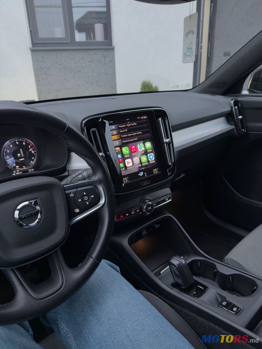 2021' Volvo XC40 photo #4