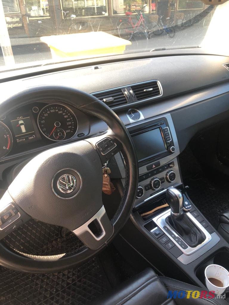 2012' Volkswagen Passat photo #3