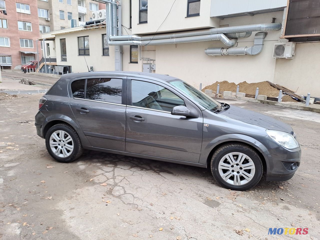 2010' Opel Astra photo #5