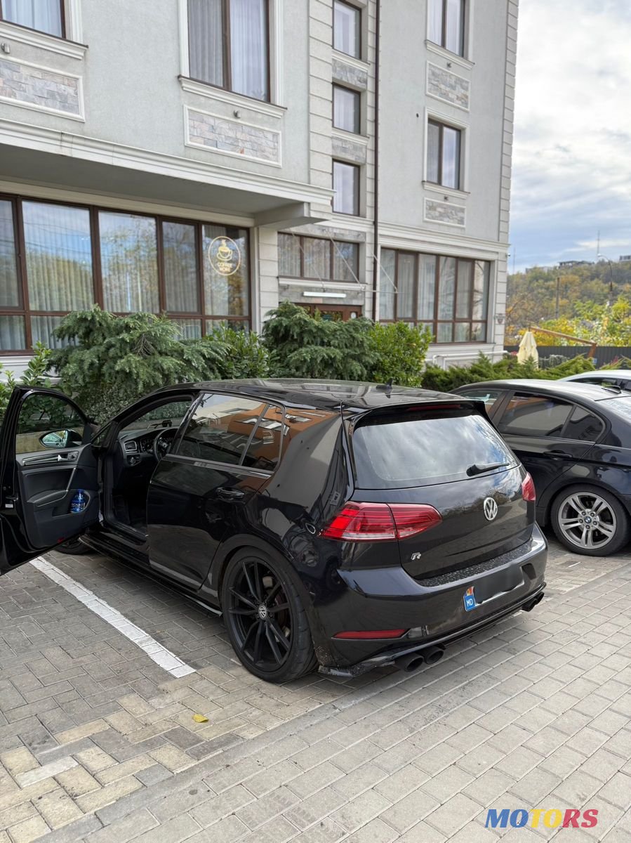 2018' Volkswagen Golf photo #4