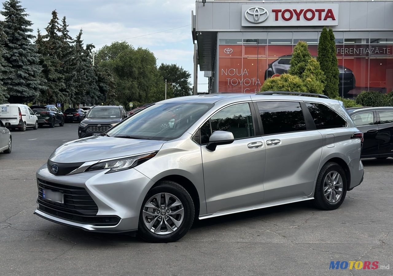 2021' Toyota Sienna photo #1