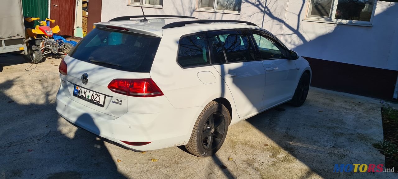 2015' Volkswagen Golf photo #5