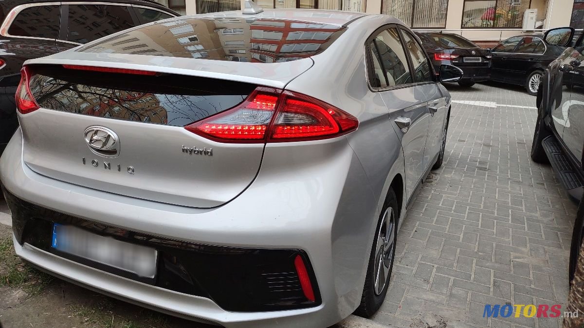 2016' Hyundai Ioniq photo #2