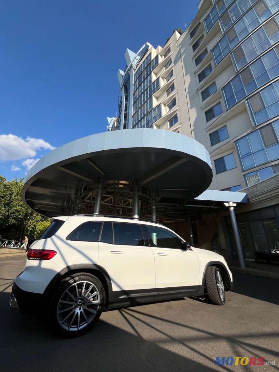 2021' Mercedes-Benz GLB photo #3