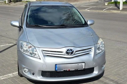 2010' Toyota Auris