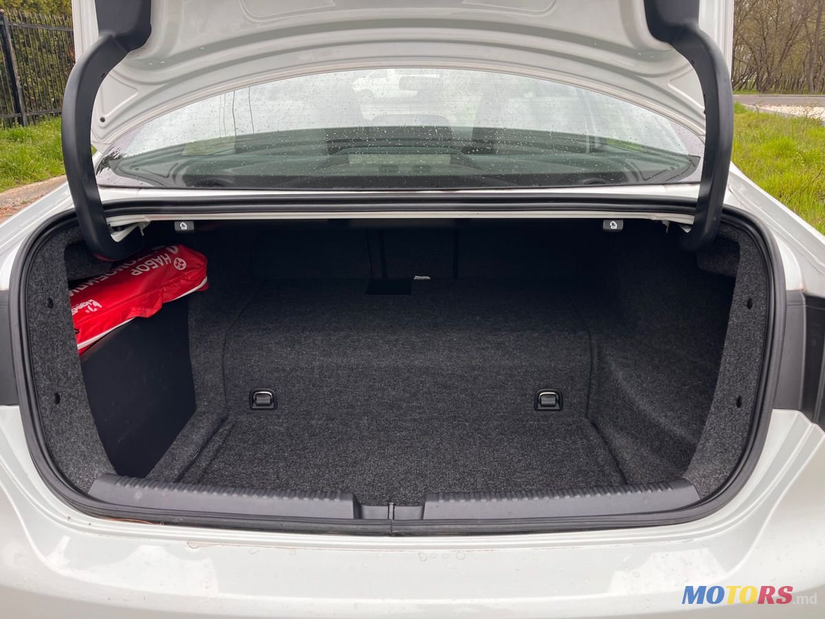 2013' Volkswagen Jetta photo #4