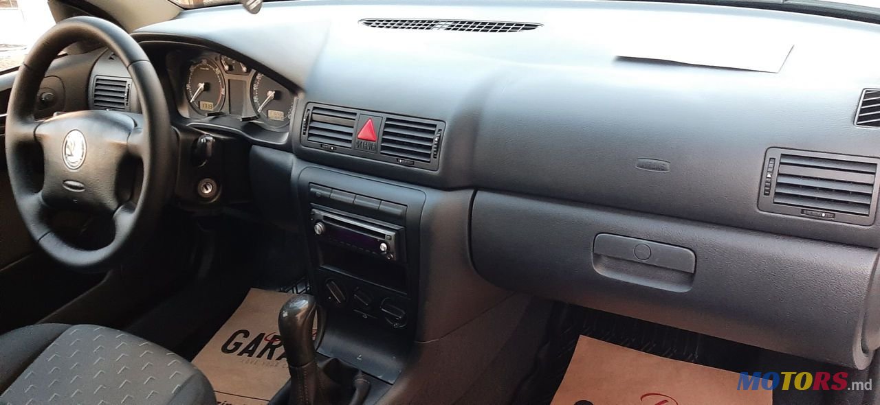 2007' Skoda Octavia photo #6