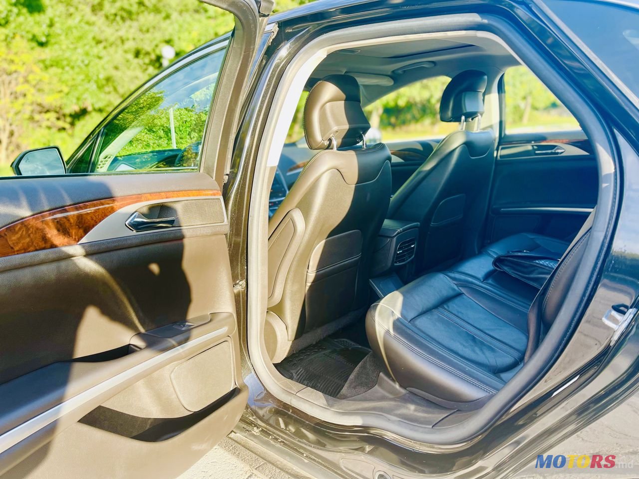 2014' Lincoln MKZ photo #6