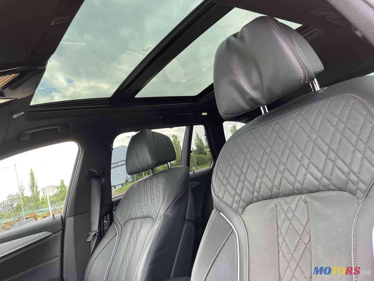 2018' BMW 5 Series photo #6