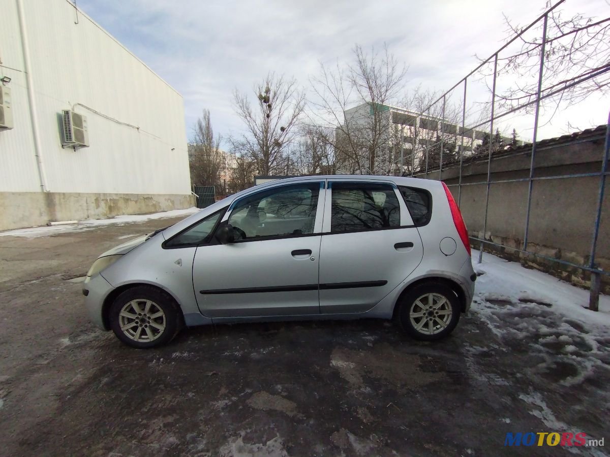 2008' Mitsubishi Colt photo #6