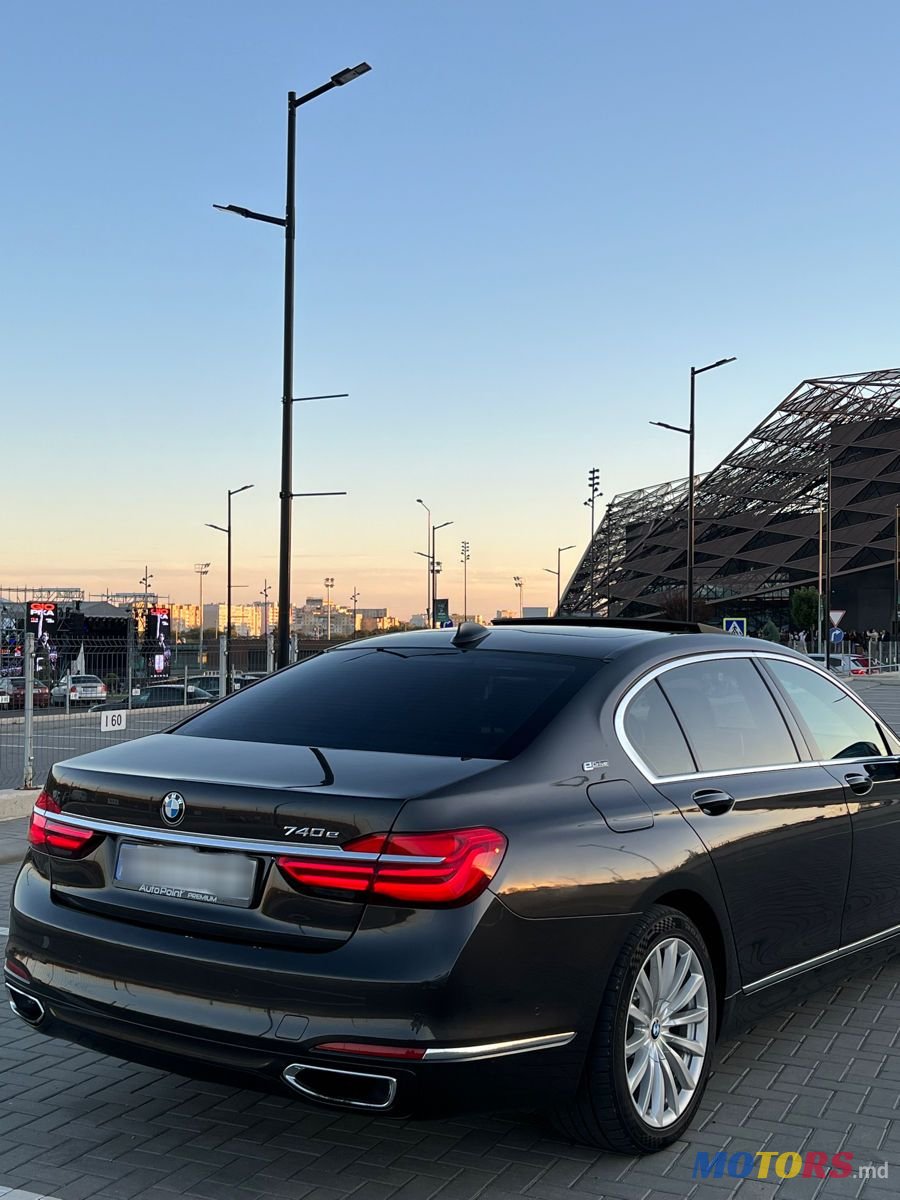 2017' BMW 7 Series photo #6