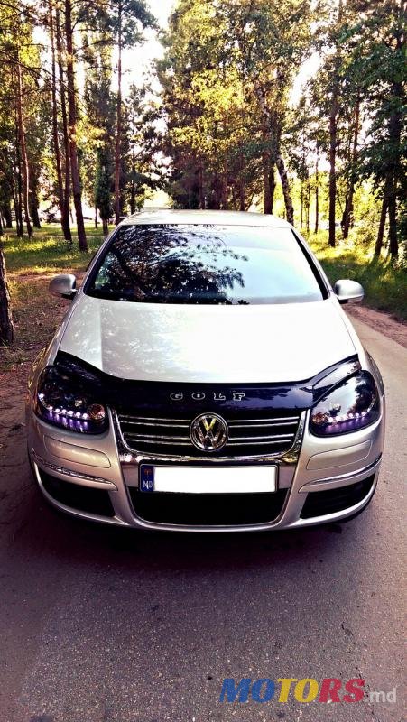 2005' Volkswagen Golf photo #2