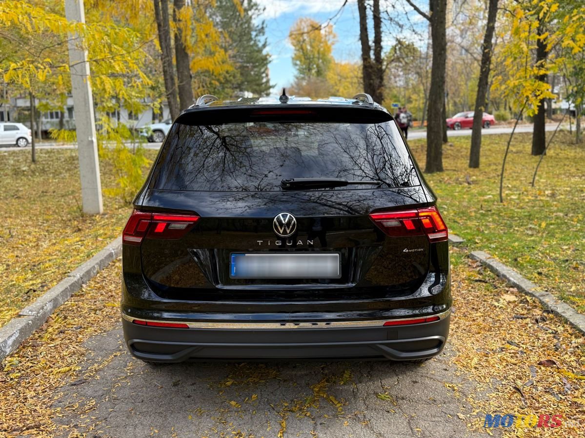 2024' Volkswagen Tiguan photo #5