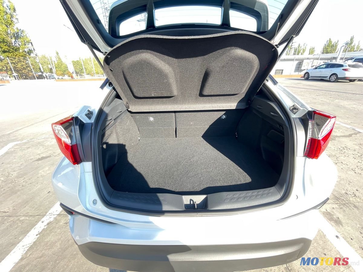 2021' Toyota C-HR photo #6