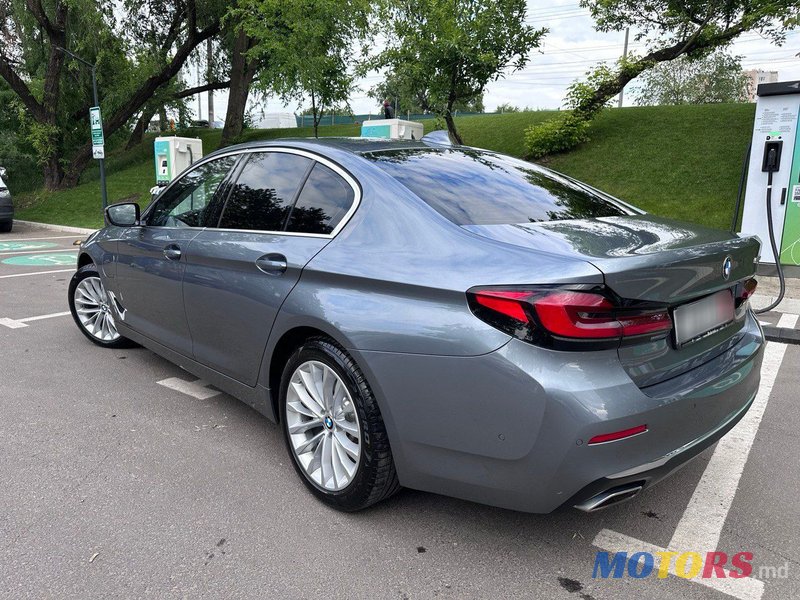 2021' BMW 5 Series photo #4