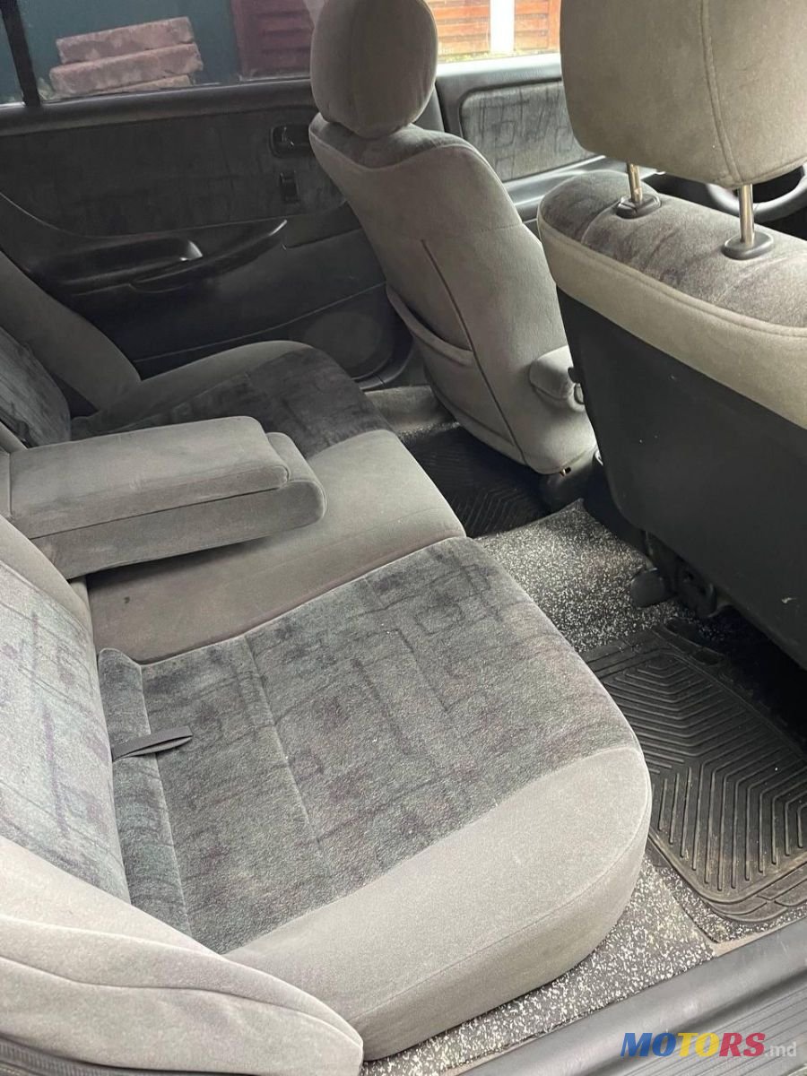 1999' Mazda 626 photo #1