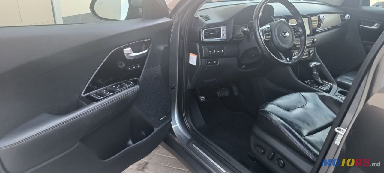 2017' Kia Niro photo #4