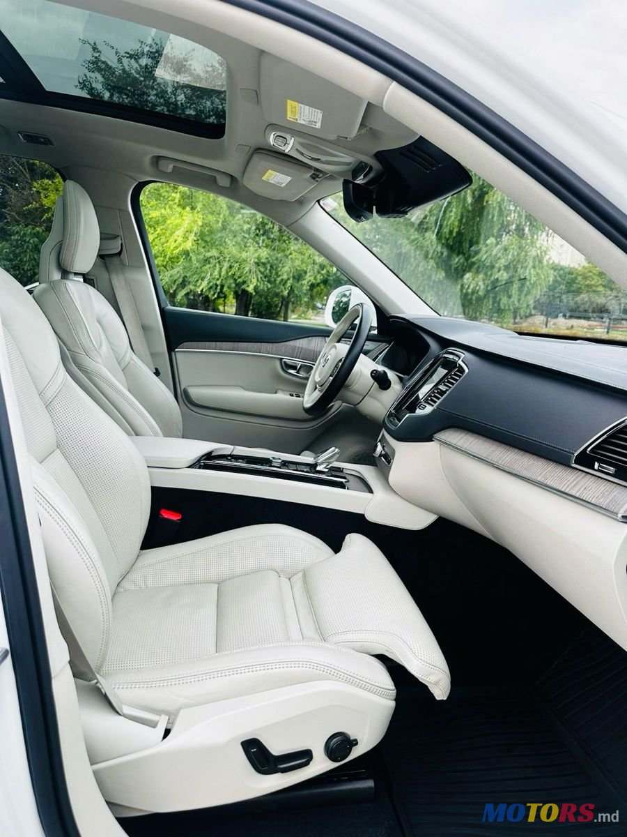 2021' Volvo XC90 photo #3