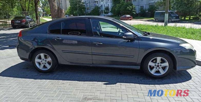 2008' Renault Laguna photo #1