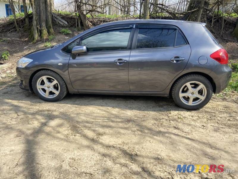 2008' Toyota Auris photo #3